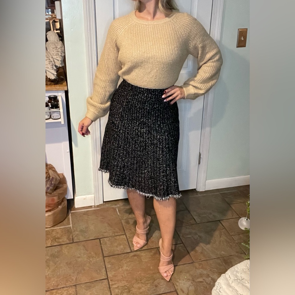 NWOT Milano Pull on stretch fringed skirt
